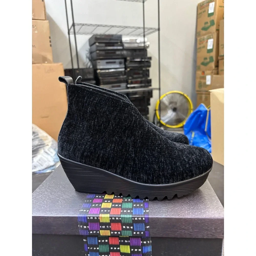 Bernie Mev Sally Black Velvet Wedge Ankle Boots Womens Size 38 US 7.5-8